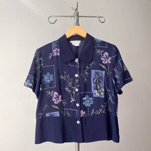 🌿 80s Vintage Navy Blue Purple Floral Short Sleeves Blouse with Delicate Detai